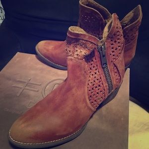 Circle G shortie boot- Red leather, size 10
